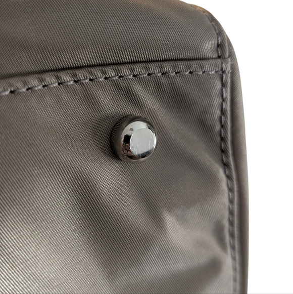 TUMI Voyageur Q-Tote - NWOT Mink - Silver - Includes lock & key - Picture 11 of 14